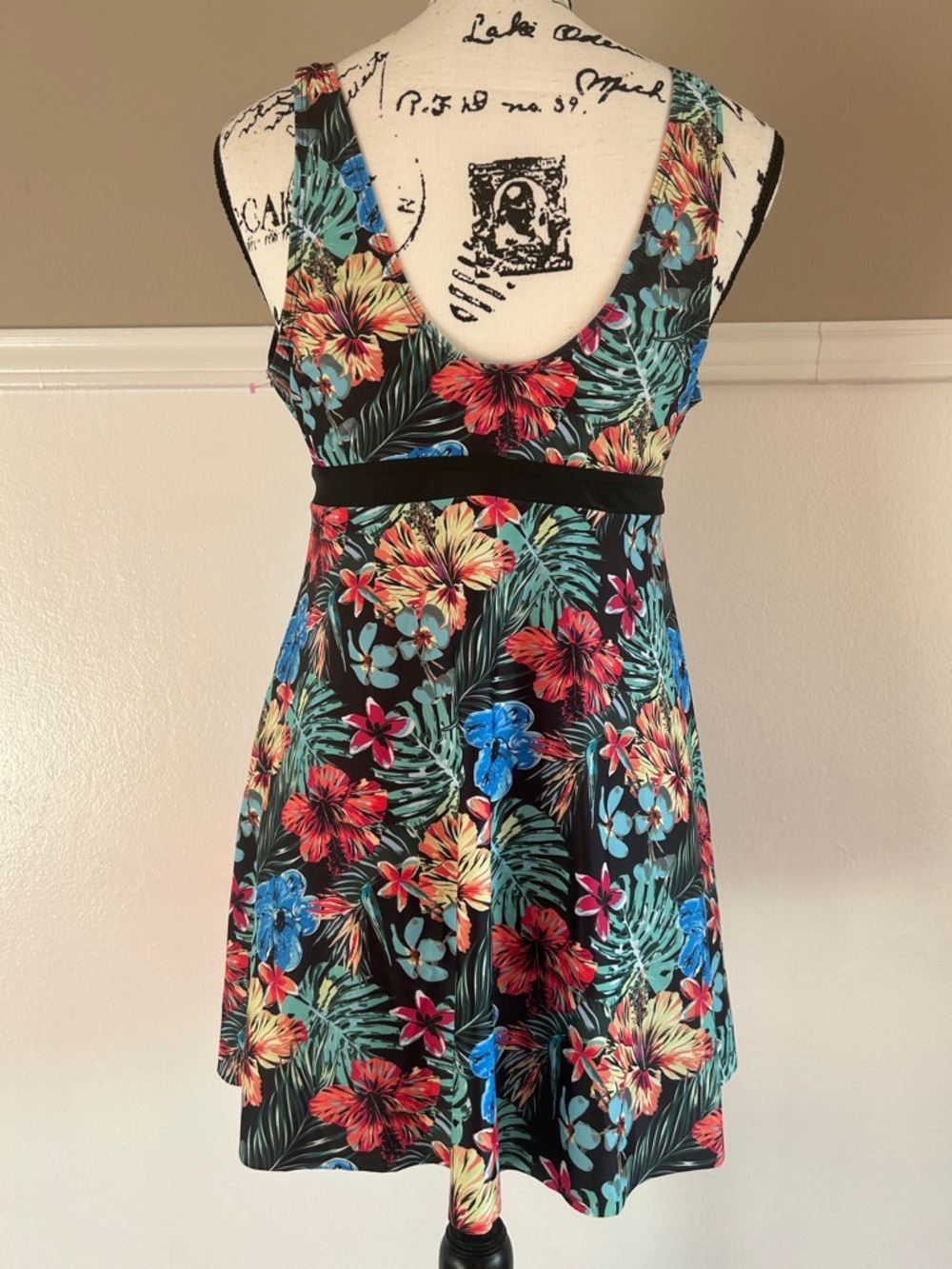 Bathing suit tankini/ tunic top - Picture 3 of 10